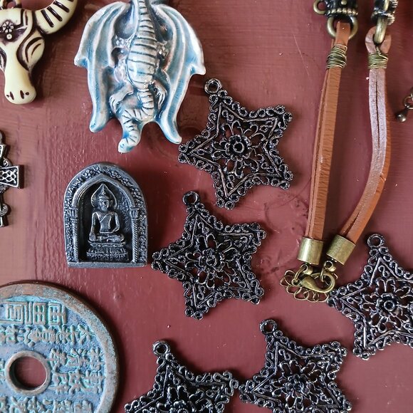 Destash Lot of 77 Jewellery Jewelry Findings Pendants Charms Fancy Boho Goth - Picture 12 of 13